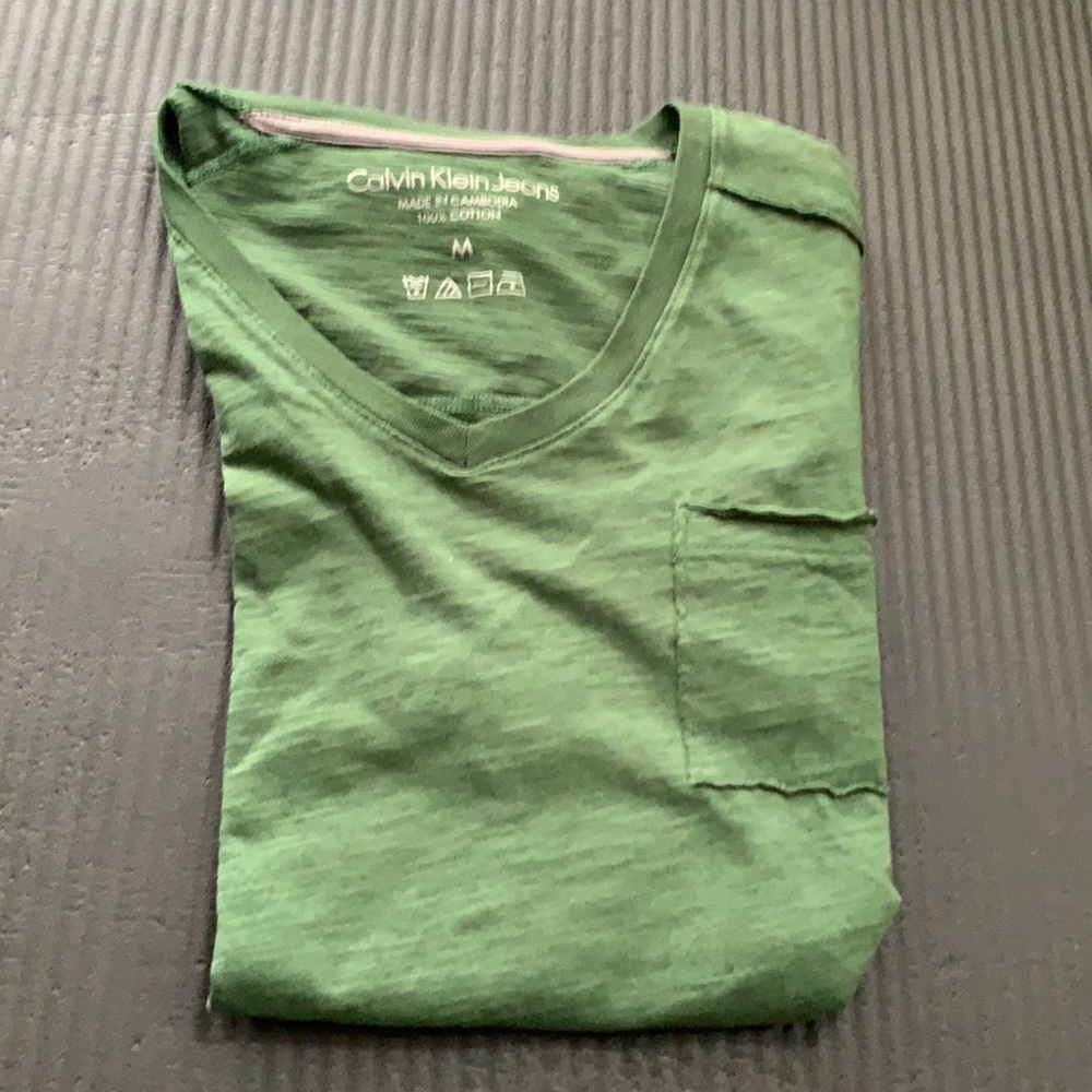 Calvin Klein Jeans Pocket Vneck Tee Raw Hem